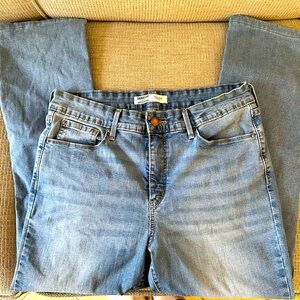 Signature by Levi Strauss & Co. Gold Label Women's totally shaping straight